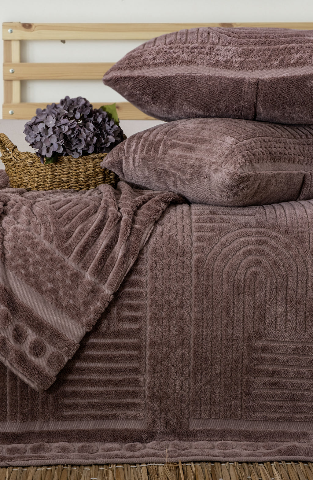 Lüx Jakarlı Mürdüm Yatak Örtüsü Seti Çift Kişilik Yastık Kılıflı | 230x240 cm