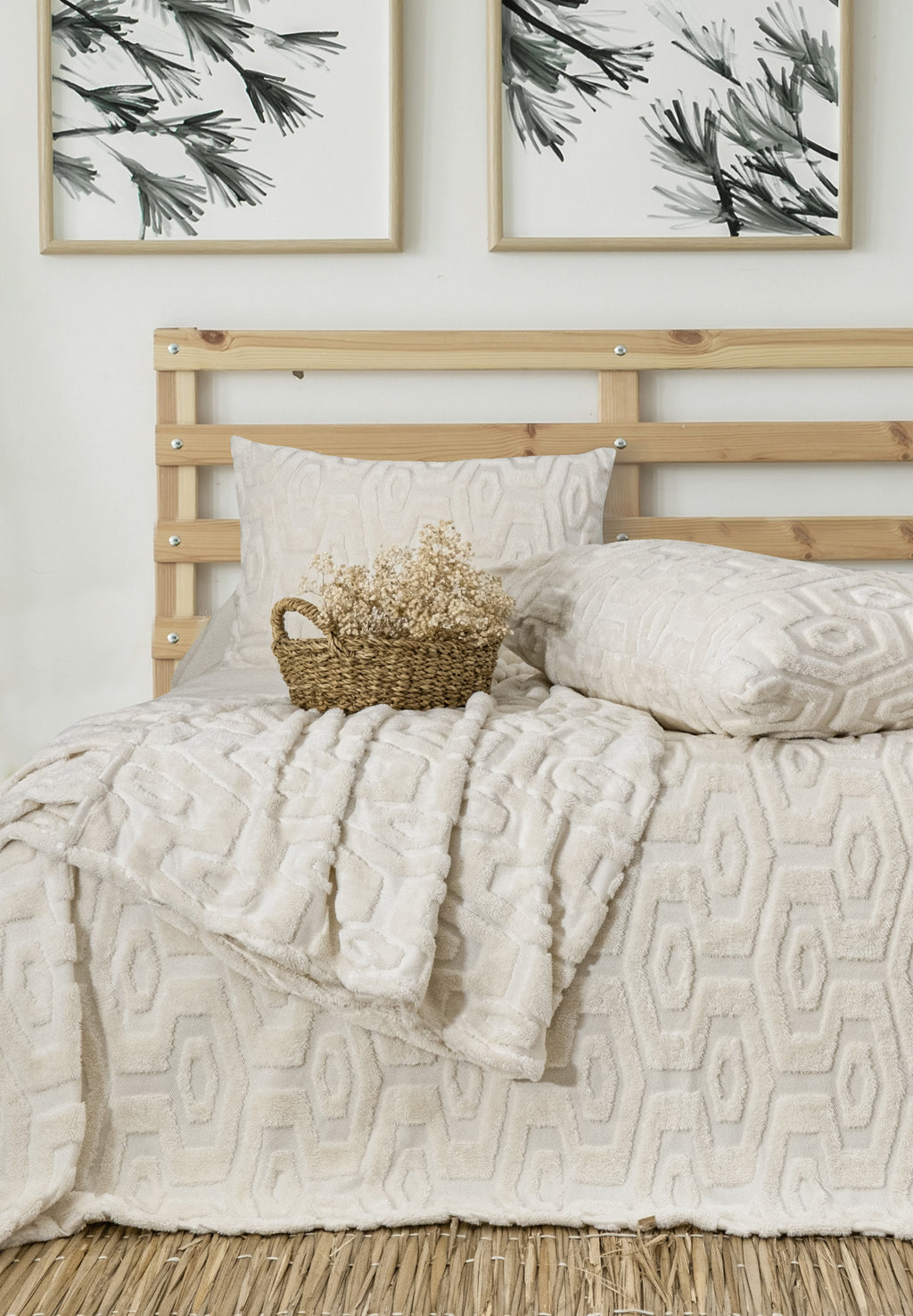 Lüx Jakarlı Ekru Yatak Örtüsü Seti Çift Kişilik Yastık Kılıflı | 230x240 cm