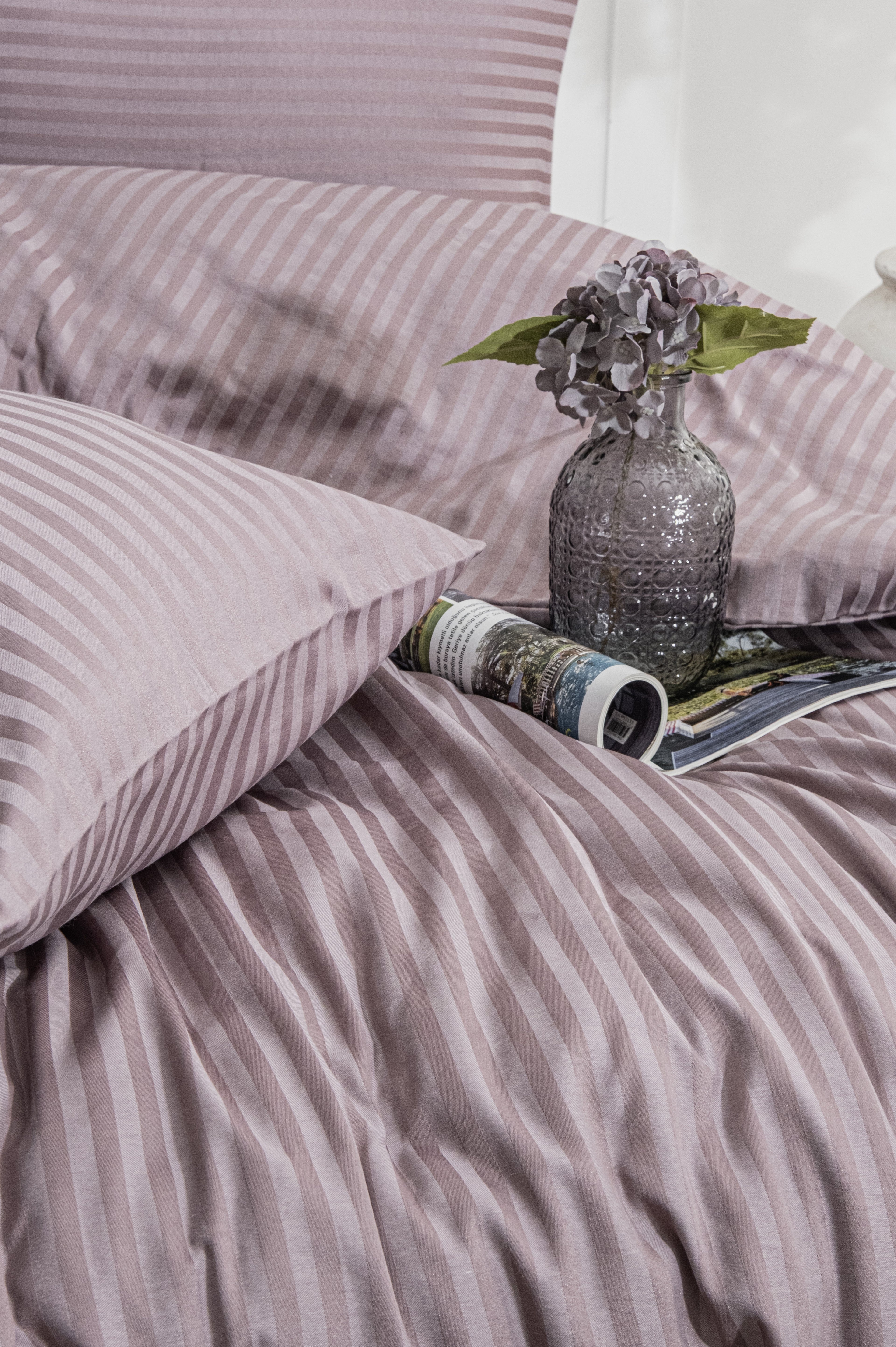 Çift Kişilik Mürdüm Çizgili Saten Nevresim Takımı