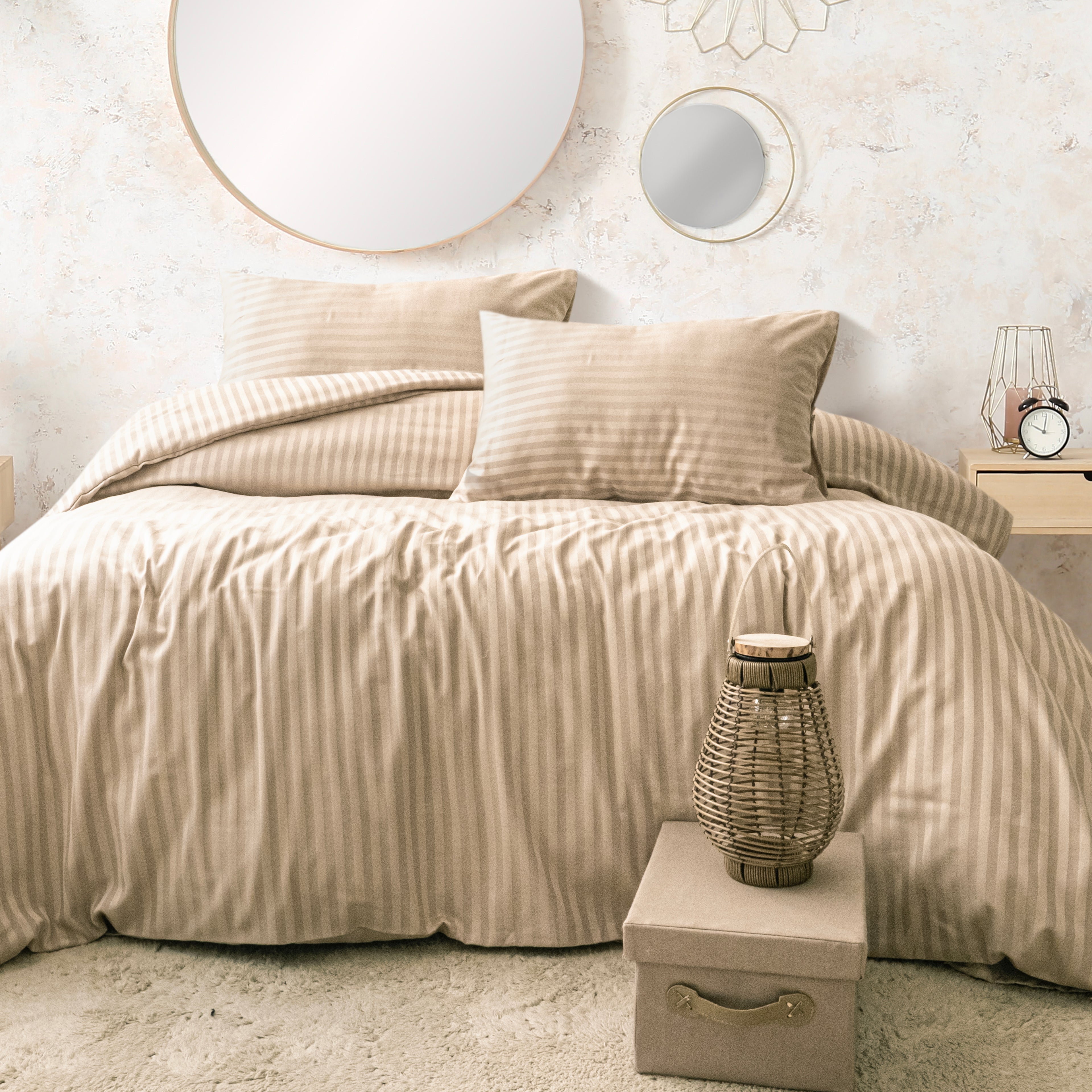 Tek Kişilik Bej Çizgili Saten Nevresim Takımı