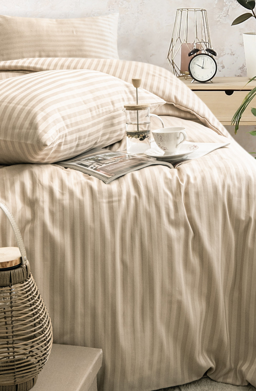 Tek Kişilik Bej Çizgili Saten Nevresim Takımı