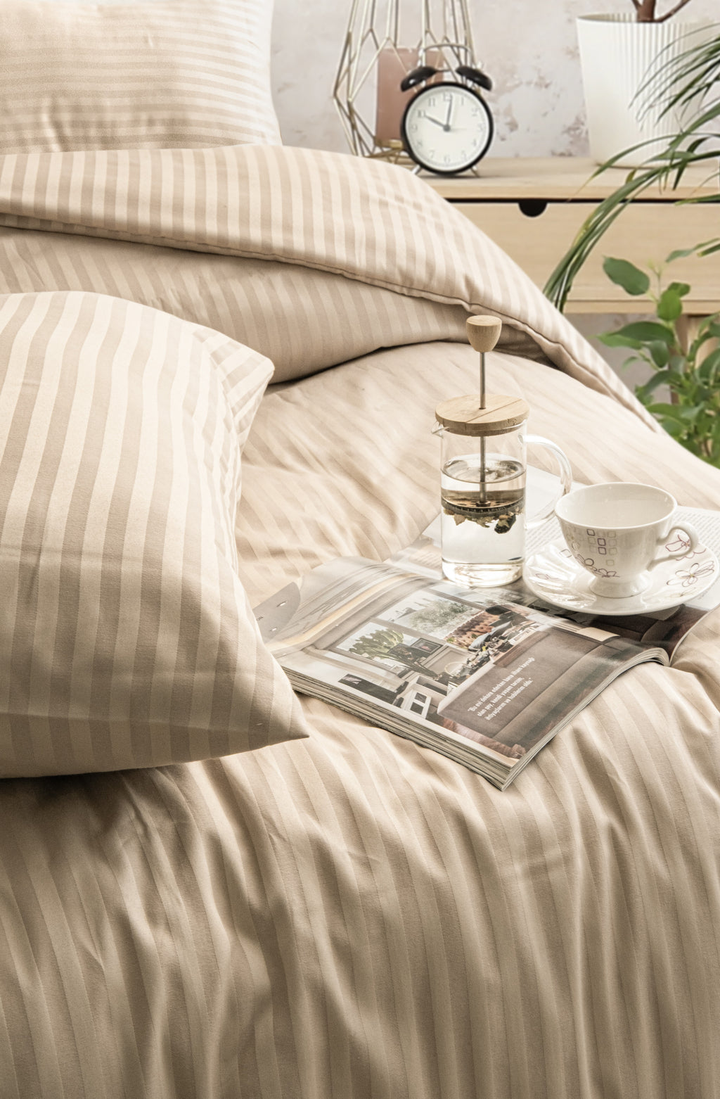 Tek Kişilik Bej Çizgili Saten Nevresim Takımı