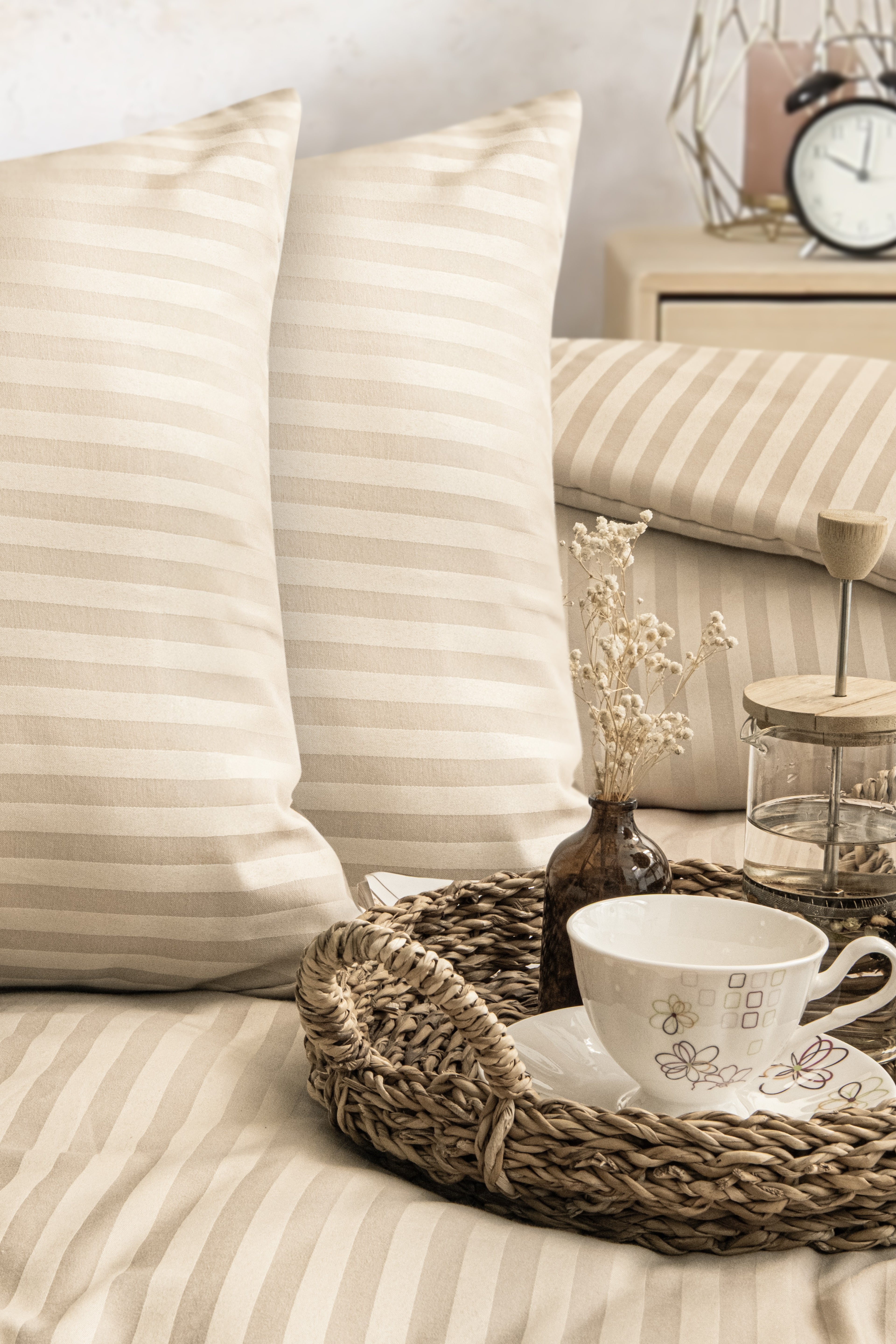 Tek Kişilik Bej Çizgili Saten Nevresim Takımı