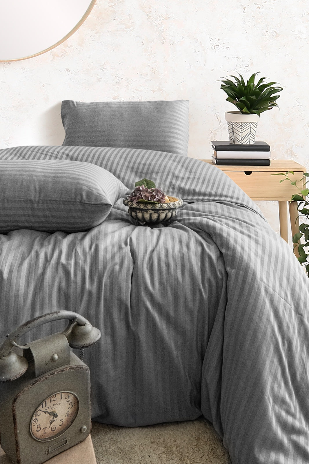 Çift Kişilik Antrasit Çizgili Saten Nevresim Takımı